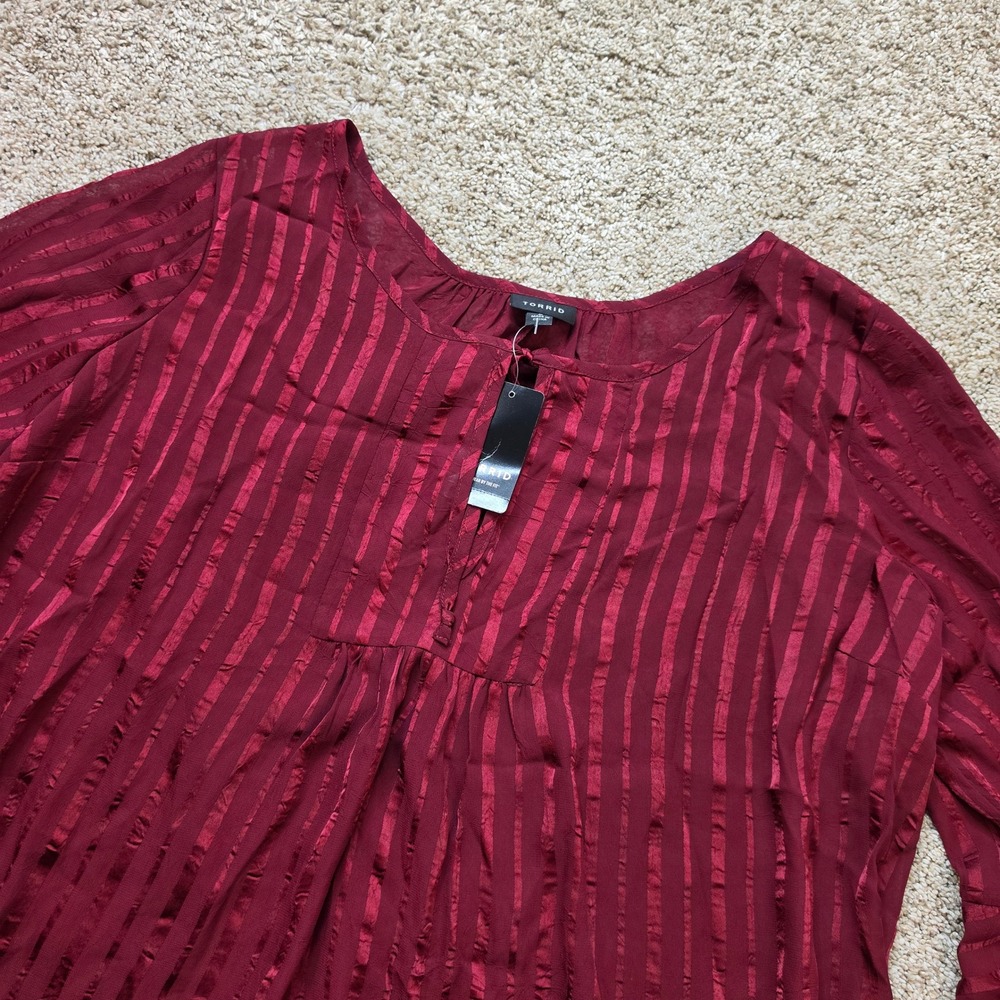 NEW Torrid Blouse Womens 0 Burgundy Bell Sleeve Tie Neck Shadow Stripe Plus Size